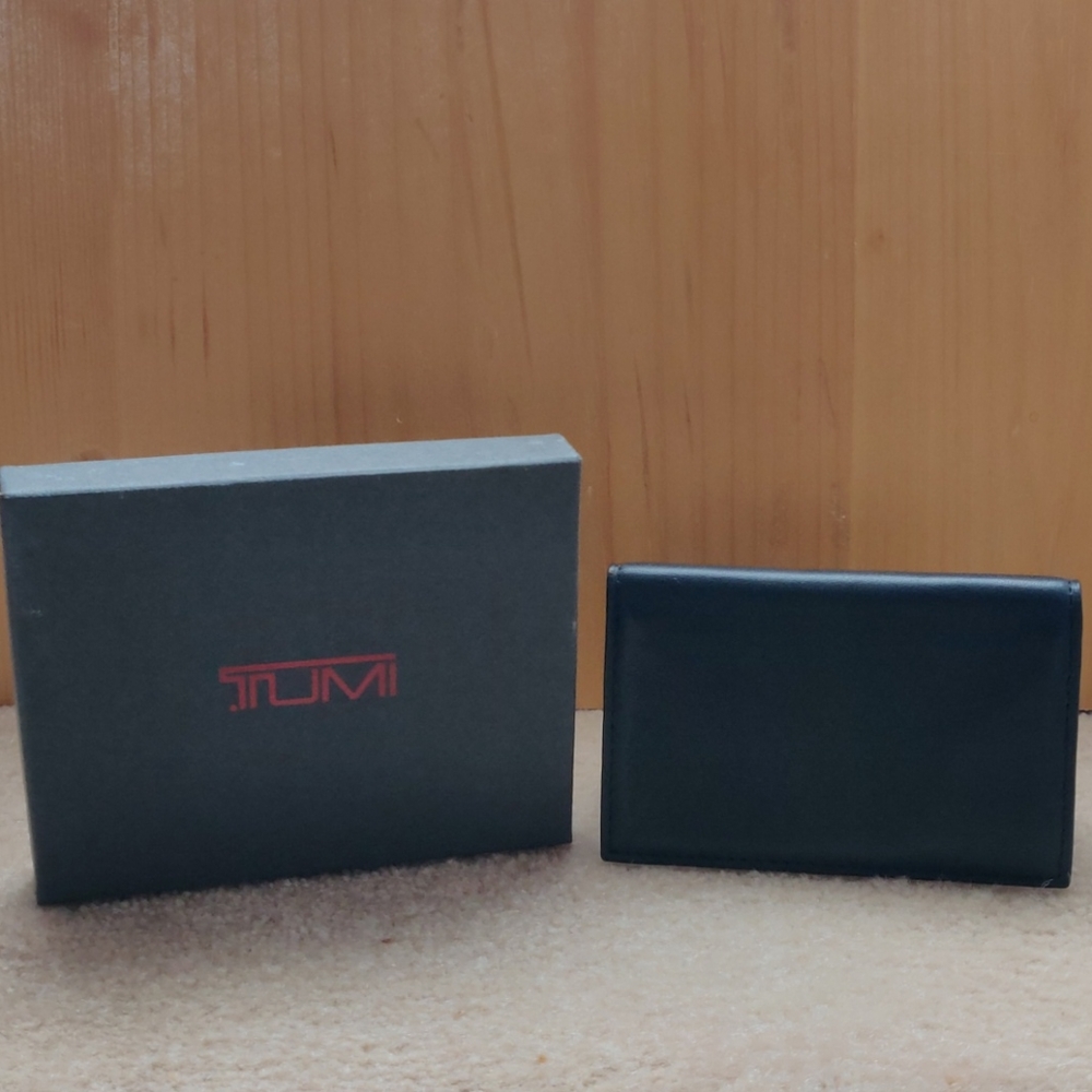 Tumi leather cardholder